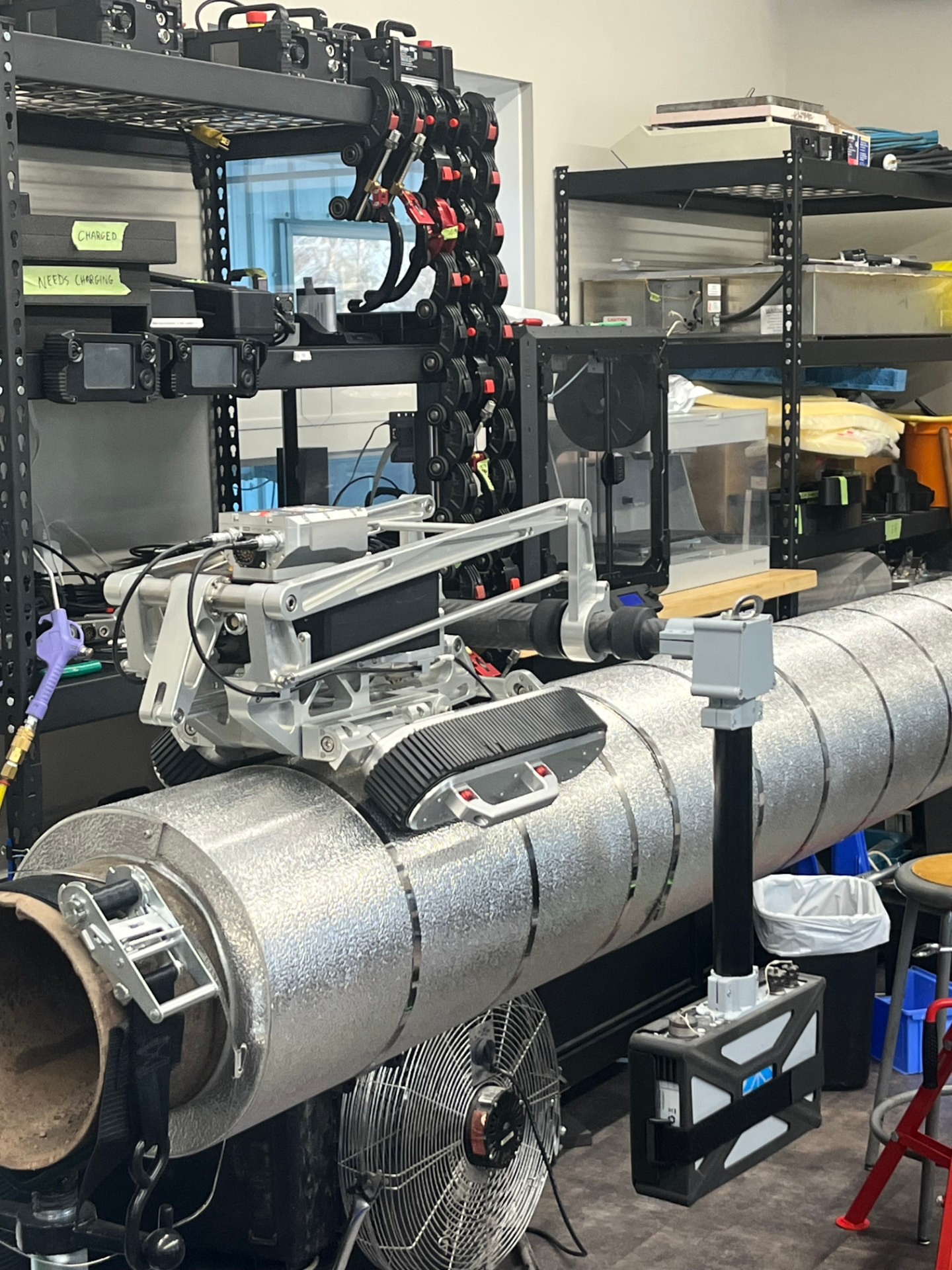 Industrial robotic equipment in a workshop